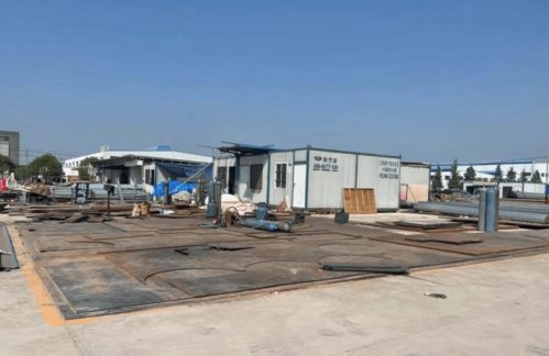 开发区汽车销售区变身钢筋市场，安全隐患亟待整治